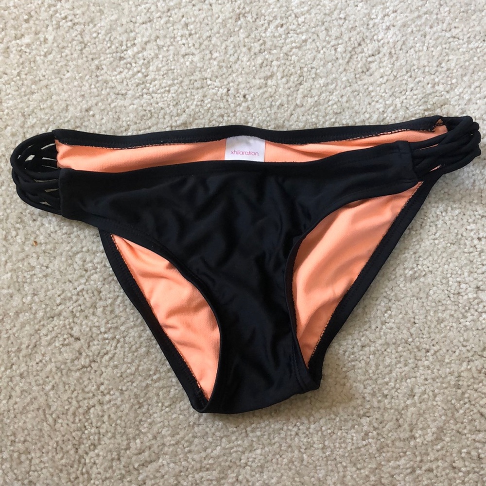 Bikini Set - Picture 2 of 4